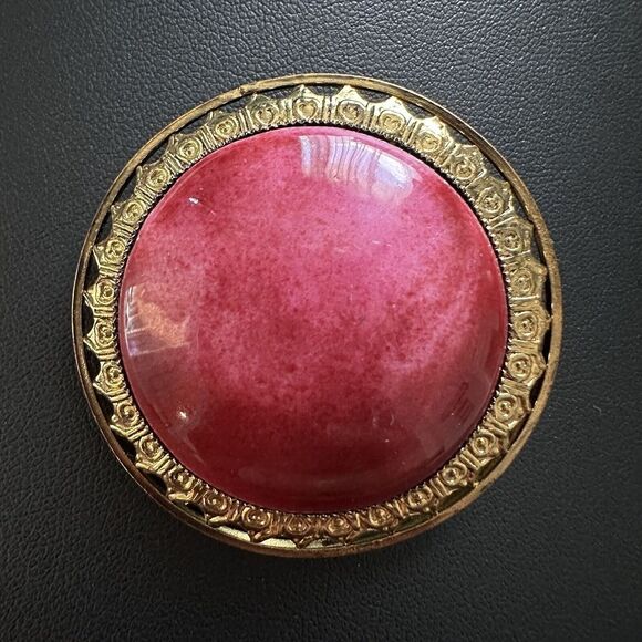 VTG Brooch Pin Rhinestone Gem Filigree Gold Tone Pink Red Round Domed 1.5"‎ D - Picture 1 of 4